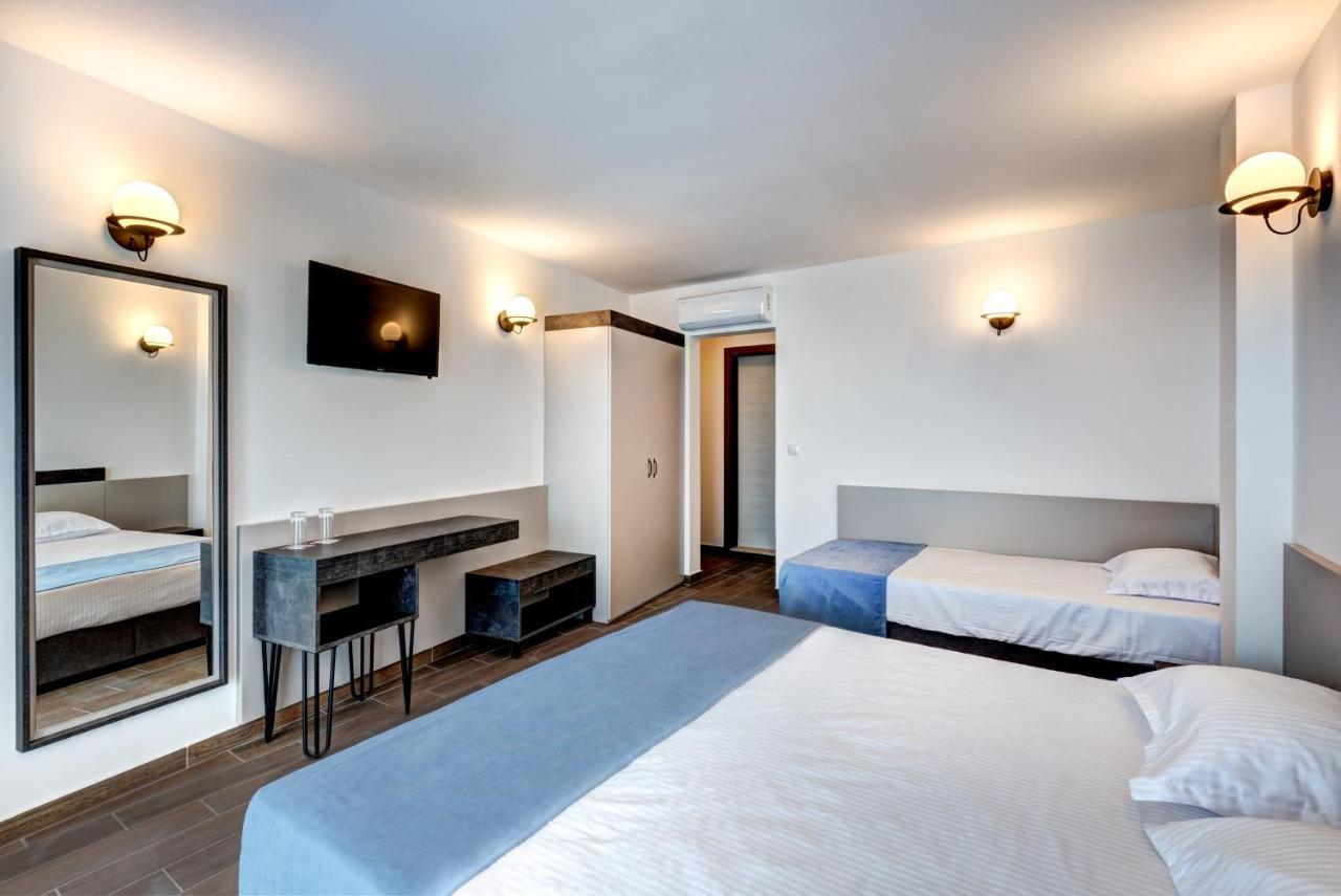 Panorama Blue Family Hotel And Free Parking Nesebar Exterior foto