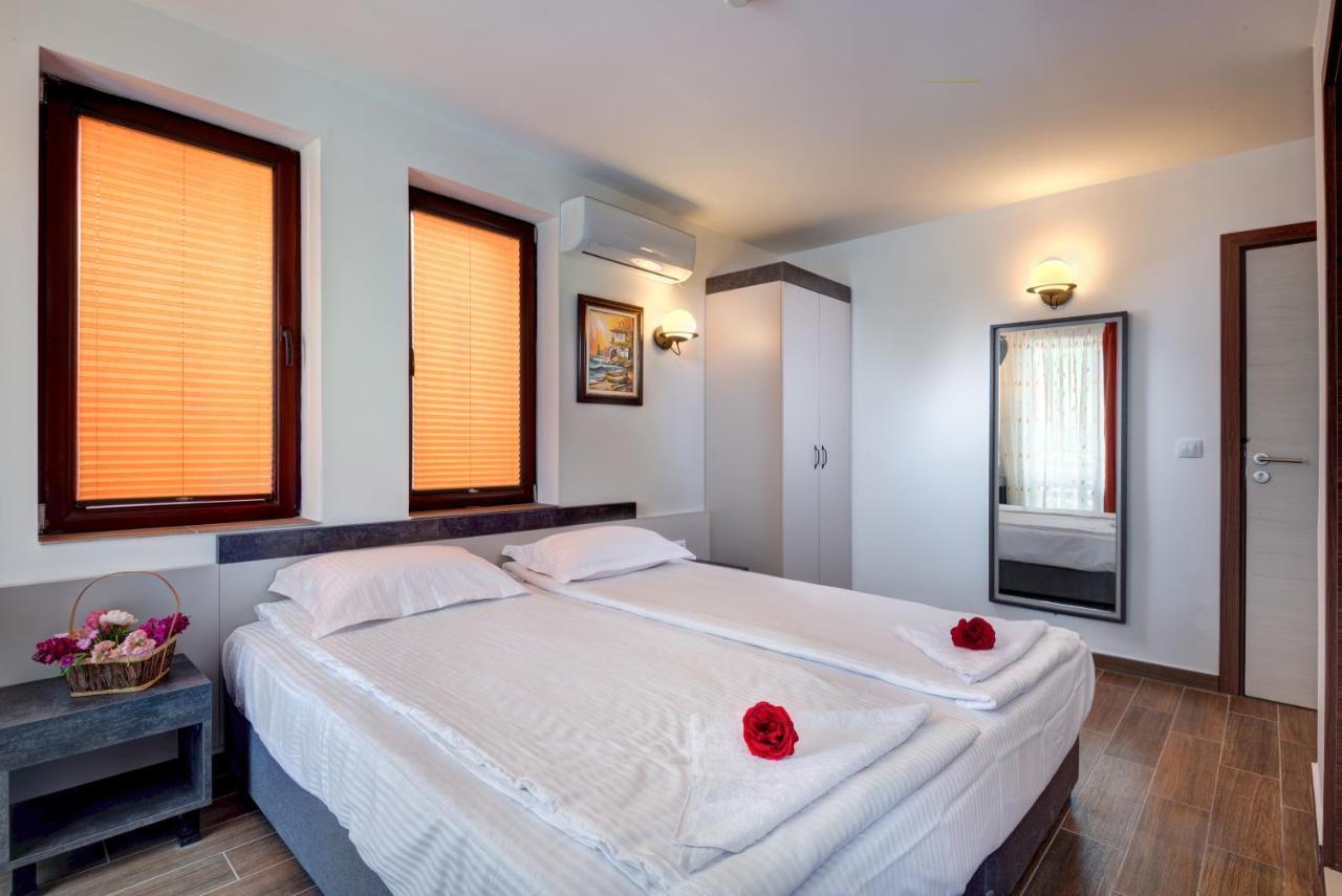 Panorama Blue Family Hotel And Free Parking Nesebar Exterior foto