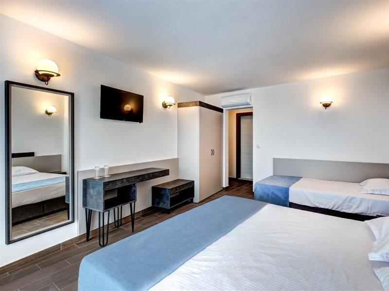 Panorama Blue Family Hotel And Free Parking Nesebar Exterior foto