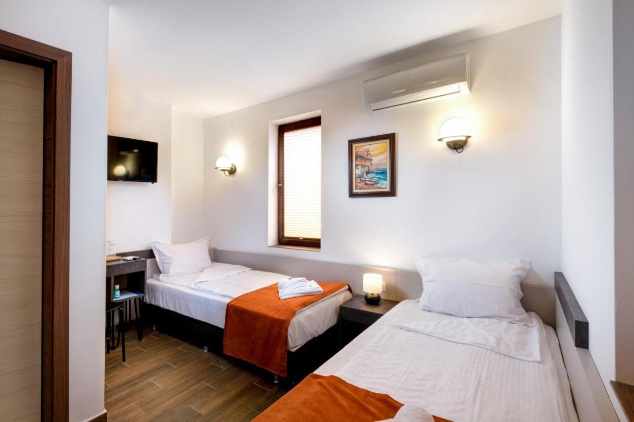 Panorama Blue Family Hotel And Free Parking Nesebar Exterior foto