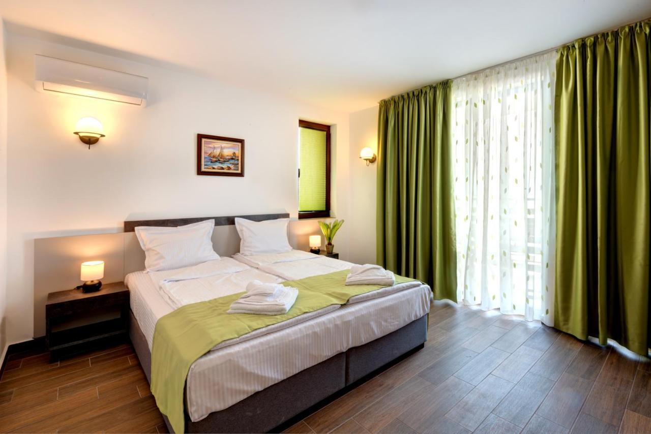 Panorama Blue Family Hotel And Free Parking Nesebar Exterior foto