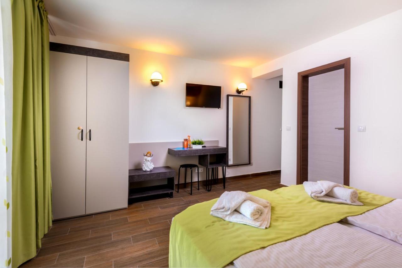 Panorama Blue Family Hotel And Free Parking Nesebar Exterior foto